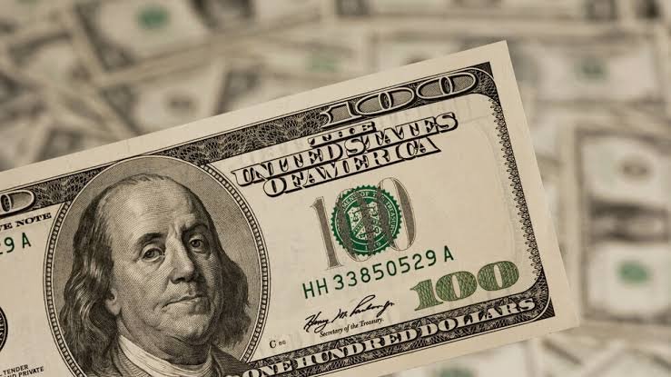 تراجع العملة الأمريكية بأكثر من 1% أمام نظيرتها اليابانية