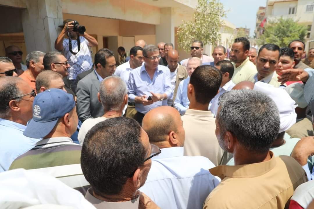 بعد تلقيه شكاوى من مزارعيها.. وزير الزراعة يفاجئ جمعية فرهاش بالبحيرة ويقرر اقالة الطاقم الاداري بها