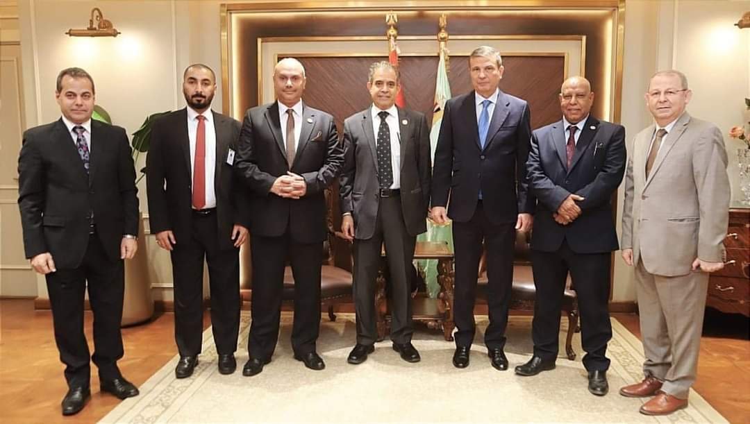 وزير الزراعة يبحث مع المدير التنفيذي للمجلس الدولى للتمور التعاون في مجال النهوض بزراعة وصناعة التمور