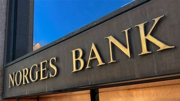 المركزي النرويجي يُثبت الفائدة عند 4.5% ويلمح إلى مواصلة التشديد النقدي