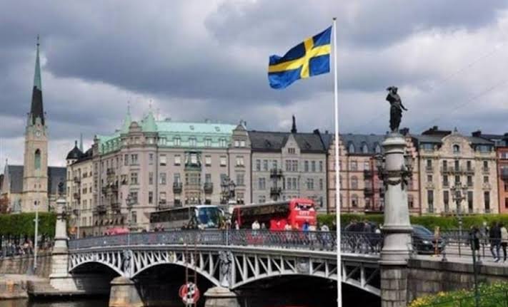 المركزي السويدي يُخفض الفائدة إلى 3.5% ويرجح إجراء 3 تخفيضات إضافية في 2024