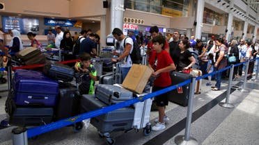 مع تزايد دعوات الحض على المغادرة.. تكدس المسافرين في مطار بيروت
