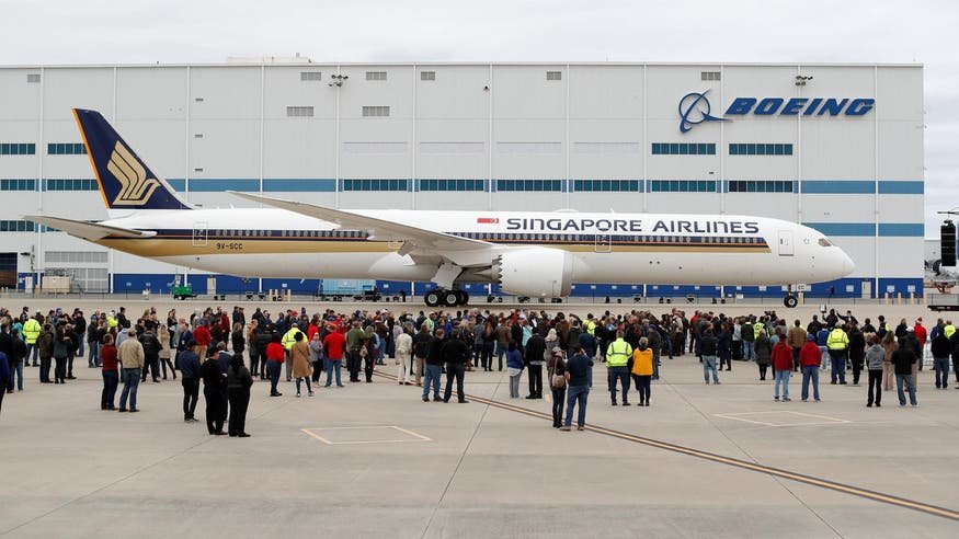 خلل في مكابح طائرة للخطوط السنغافورية يتسبب في إغلاق مدرج مطار ياباني