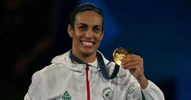 الآلاف يستقبلون البطلة الأولمبية إيمان خليف بالزغاريد والطبول..