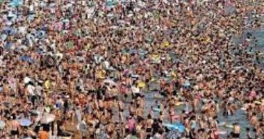 أسوشيتدبرس ترصد فوضى “السياحة المفرطة” فى صيف 2024