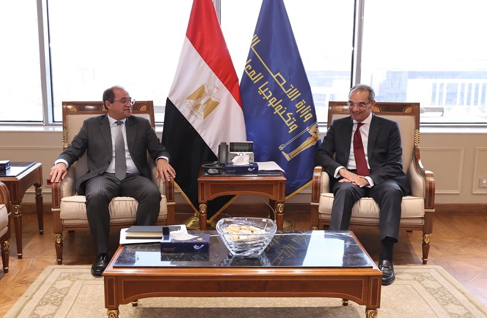 وزير الاتصالات: نعمل على تعميق صناعة الإلكترونيات محليًا وتقليل الواردات وزيادة الصادرات