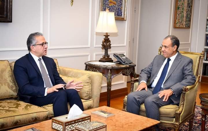 وزير الخارجية يستقبل مرشح مصر لمنصب مدير عام منظمة “اليونسكو”