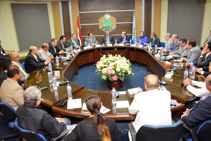 وزير التموين يزور جمعية مستثمري العاشر من رمضان لبحث ملفات الصناعات الغذائية