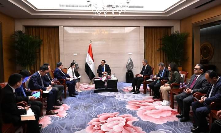 “مدبولي” يلتقي رئيس شركة “زد تي إي” الصينية الرائدة في مجال الاتصالات وتقنية المعلومات