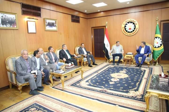 وزير الزراعة ومحافظ الدقهلية يبحثان ملفات تطوير الرقعة الزراعية