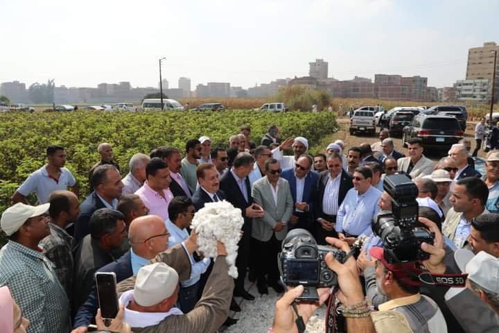 “فاروق” يوجه القطاعات الانتاجية بالتوسع في ضخ السلع بأسعار مخفضة