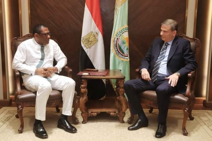 وزير الزراعة يبحث مع سفير سيراليون آفاق التعاون المشترك بين البلدين