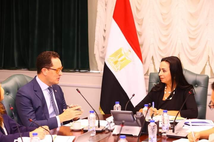 “مايا مرسي” تبحث مع مدير بعثة الوكالة الأمريكية للتنمية الدولية التعاون في برنامج التمكين الاقتصادي والاجتماعي للمرأة