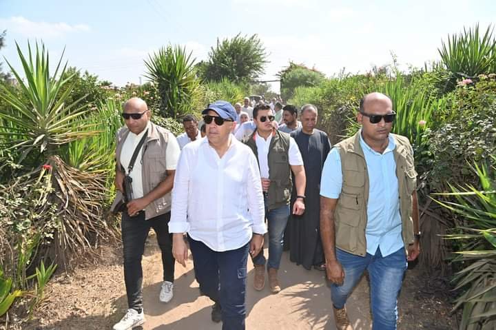 وزير الري يتفقد حالة الرى بالقليوبية ويلتقى بالمزارعين لتقييم الموسم الصيفى