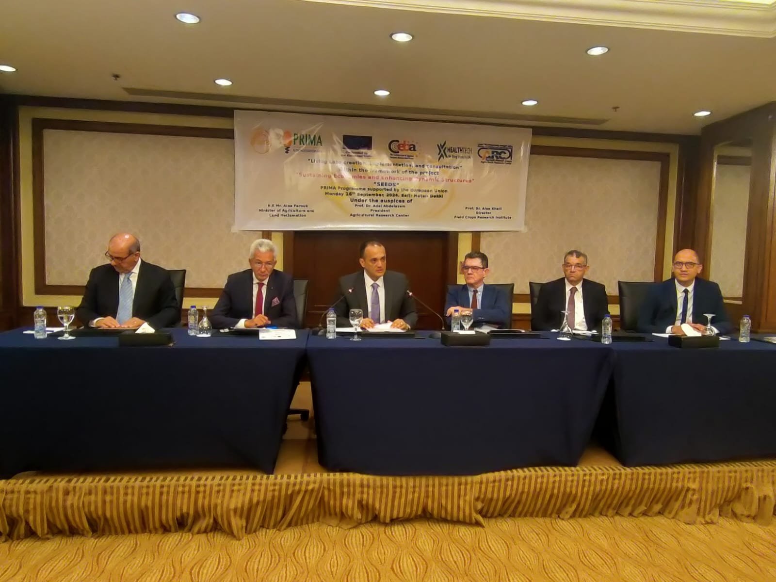 بحوث المحاصيل الحقلية يشارك في ورشة عمل استدامة الاقتصادات وتعزيز الهياكل الديناميكية