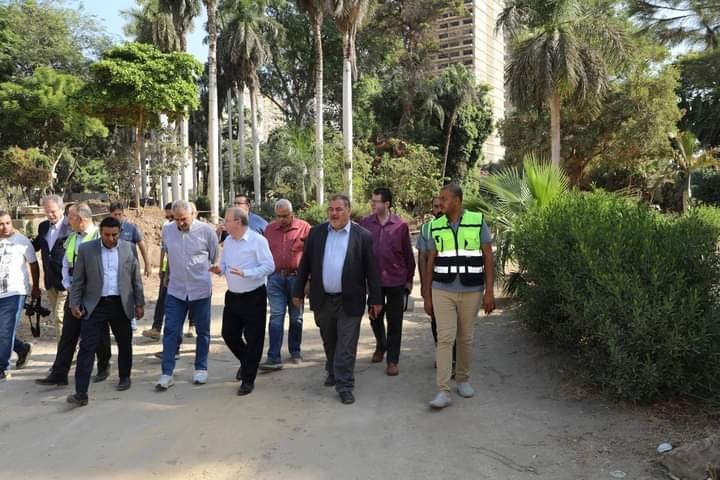 نائب وزير الزراعة يتفقد أعمال تطوير حديقة الأورمان ويؤكد الحفاظ على الأشجار النادرة والمباني التراثية باعتبارها إرثًا تاريخيًا