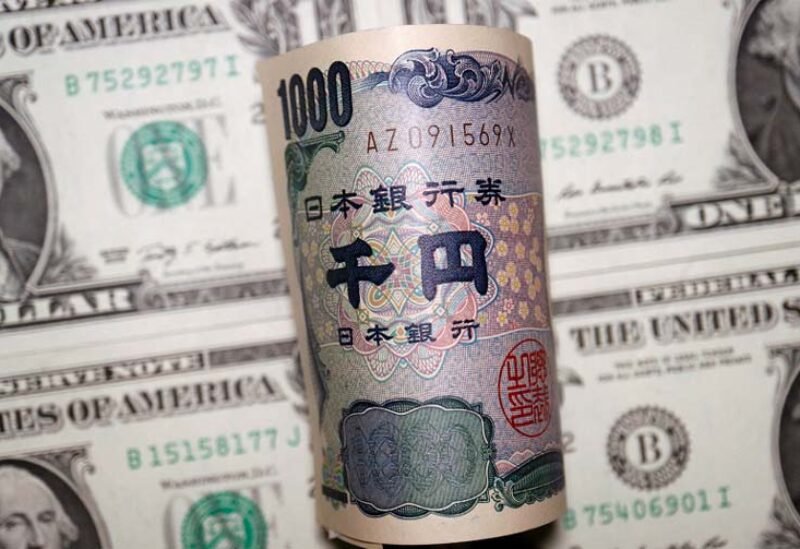 الين يقفز وسط تزايد الرهانات على رفع المركزي الياباني للفائدة