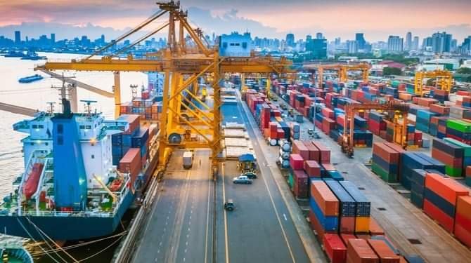 وجهات نظر متباينة بين وزارة الاستثمار والمصدرين على نسبة التنازل عن حصيلة التصدير الدولارية