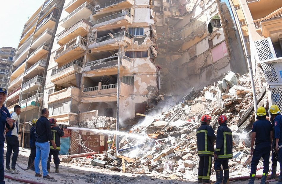 النيابة العامة تُجري معاينة لعددٍ من العقارات الآيلة للسقوط بمحافظة الإسكندرية