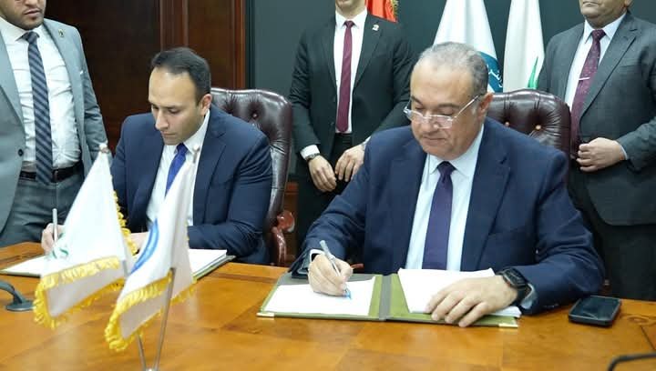 القابضة “إيجاس” توقع اتفاقية مع شركة نيوفورترس الأمريكية لاستئجار وحدة تغييز عائمة