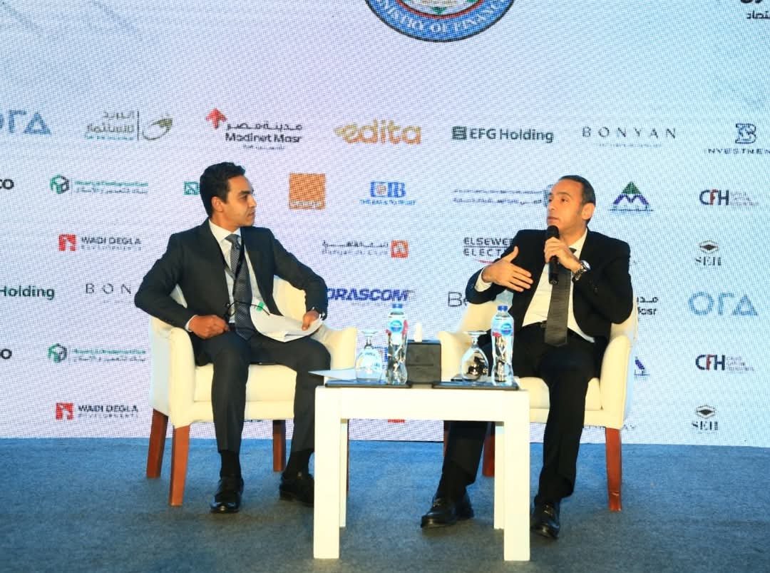 الدكتور إسلام عزام نائب رئيس هيئة الرقابة المالية يلقي كلمة رئيسية حول جهود تطوير الأسواق المالية غير المصرفية