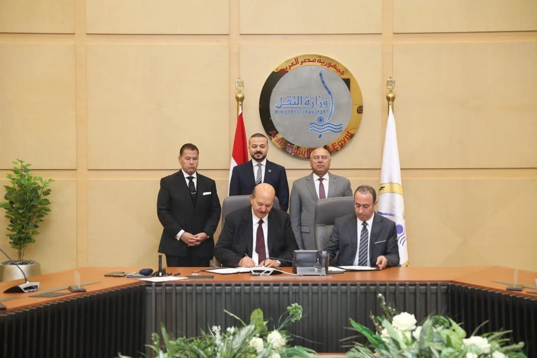 توقيع عقد إتفاق مؤسسون لانشاء أول مشروع من نوعه فى مصر لتخريد السفن بميناء دمياط