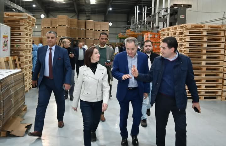 محافظ البحيرة تتفقد محطة ومزرعة القاهرة للإستيراد والتصدير وتشيد بقدراتها الإنتاجية والتصديرية