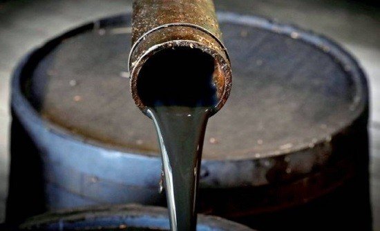 انخفاض أسعار النفط عند التسوية مسجلة خسائر أسبوعية تتجاوز 1%