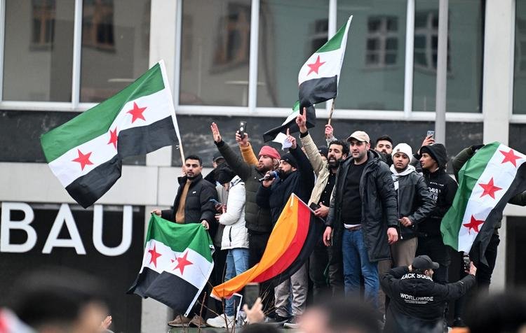 بقيمة 1200 يورو .. ألمانيا تعرض مساعدات للسوريين الراغبين بالعودة إلى وطنهم