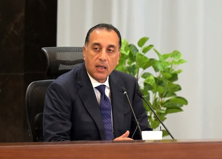 رئيس مجلس الوزراء يشهد إطلاق فعاليات “أسبوع الخير” من صندوق تحيا مصر لخدمة 20 ألف أسرة من الأسر الأولى بالرعاية بمدينة الأسمرات
