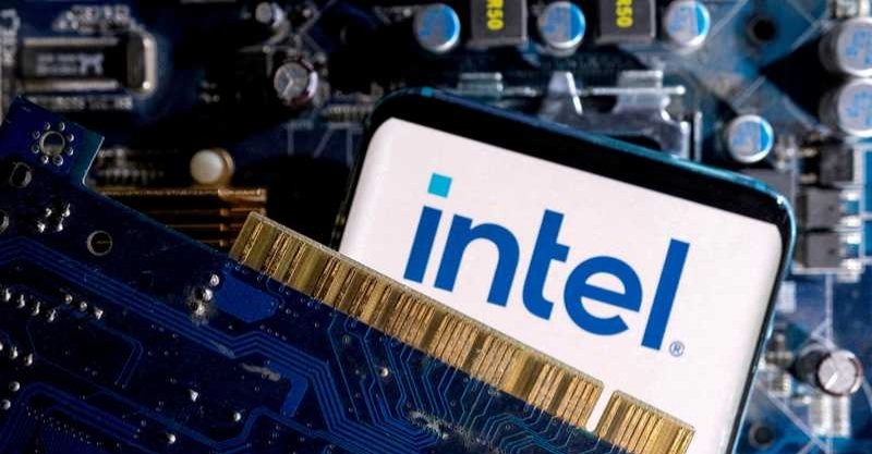 شركة إنتل تتوقع إيرادات أقل من تقديرات المحللين