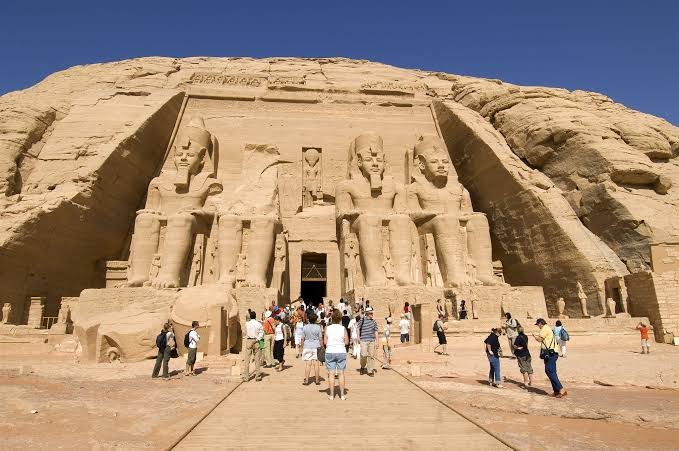 غرفة شركات السياحة: مصر تسعى لزيادة الناتج القومي للقطاع ليصل إلى 25%