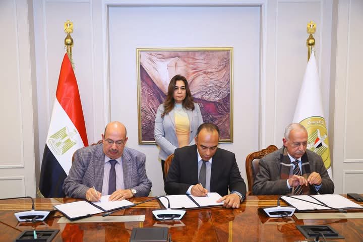 إنهاء عقد بالتراضي بين محافظة المنيا وشركة “إيكو” لاستغلال 2500 فدان لإقامة غابة شجرية