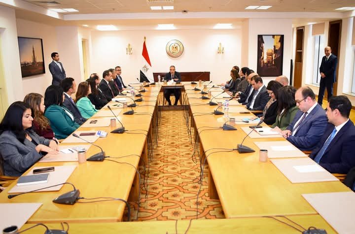 وزير الخارجية يجتمع بأعضاء السلك الدبلوماسي من الدرجات الحديثة والمتوسطة