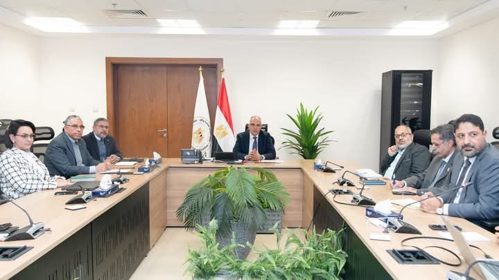 وزير الري يتابع مشروع “شواطئ آمنة” ضمن برنامج التعاون البحثي بين مصر وهولندا