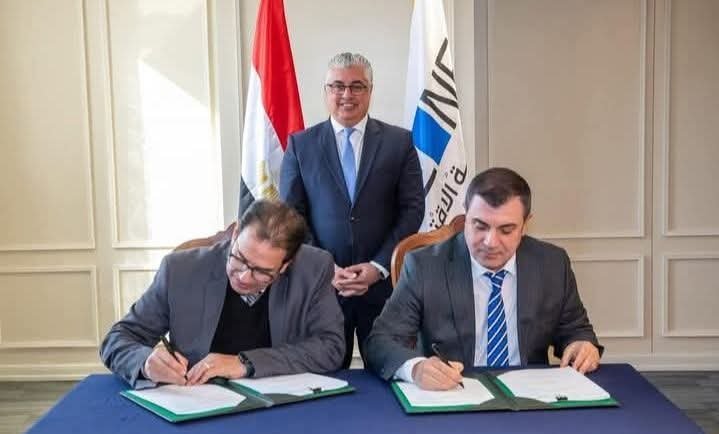 باستثمارات قدرها 3مليون دولار.. رئيس اقتصادية قناة السويس يشهد توقيع مشروعين جديدين لتصنيع وطباعة المنسوجات بمنطقة السخنة الصناعية