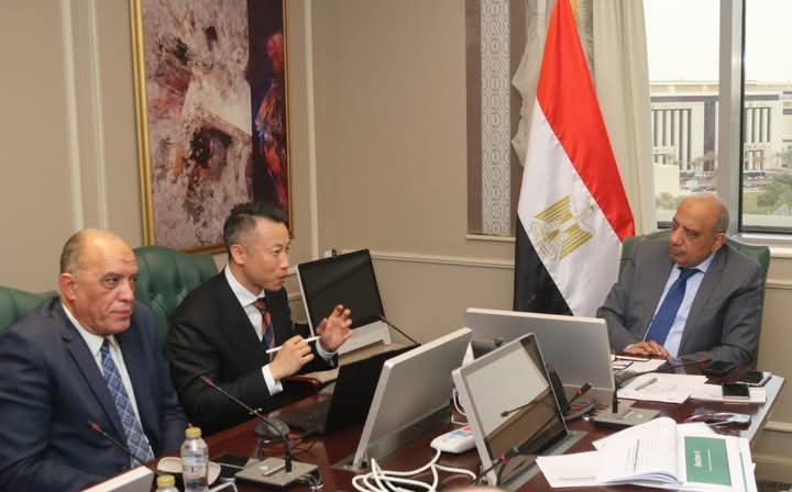 وزير الكهرباء يبحث مع شركة “State Grid” الصينية سبل تعزيز التعاون في الطاقة المتجددة وتطوير الشبكات