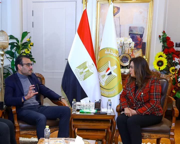 وزيرة التنمية المحلية تلتقي مع الرئيس التنفيذي لبنك الطعام المصري لبحث التعاون المشترك