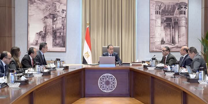 رئيس الوزراء يُتابع جهود حوكمة منظومة الدعم مع وزير التموين