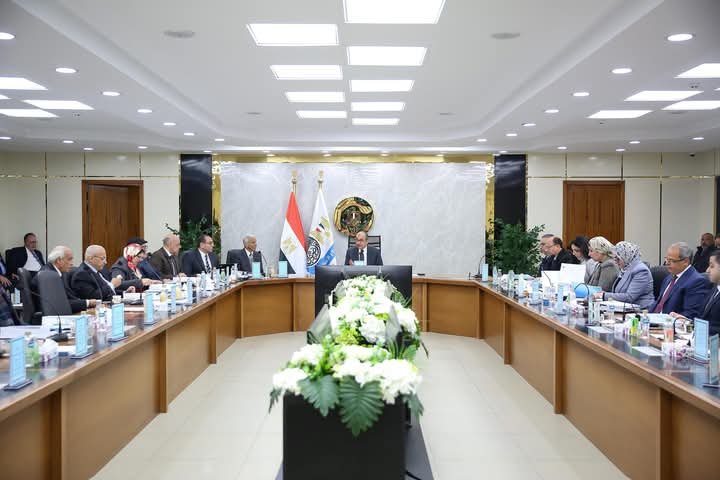 وزير قطاع الأعمال يترأس الجمعية العامة لـ”القابضة للغزل والنسيج” لاعتماد نتائج 2023/2024 وزيادة رأس المال إلى 18.6 مليار جنيه
