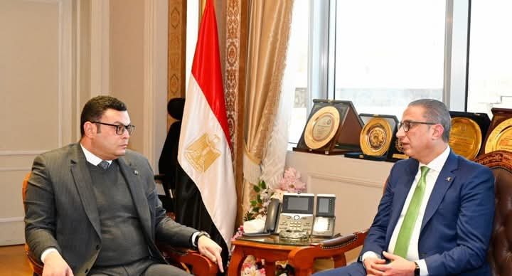وزير الإسكان ومحافظ الفيوم يبحثان تعزيز التعاون في المشروعات التنموية