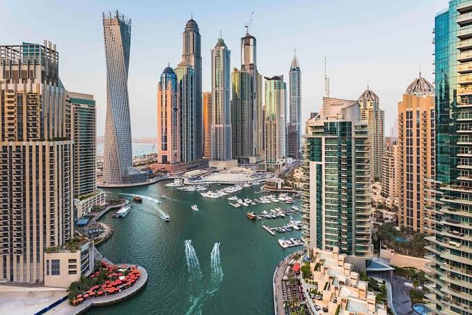 إيجارات العقارات الفاخرة في دبي ترتفع 23.5% خلال 2024