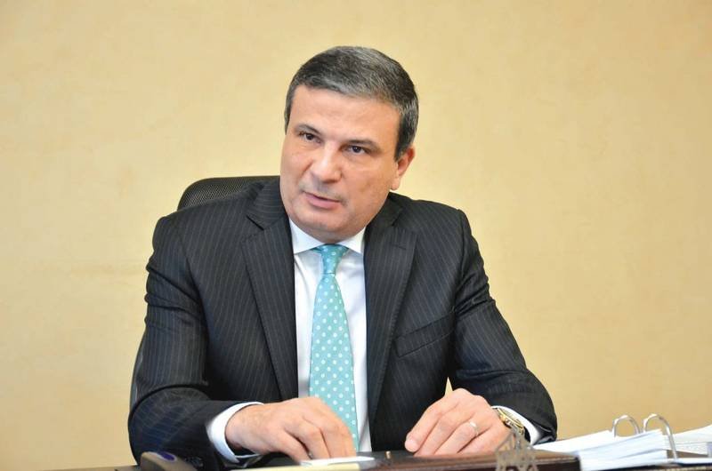 وزير الزراعة يغادر إلى برلين لحضور معرض “فروت لوجستيكا 2025” لتعزيز التعاون الزراعي الدولي