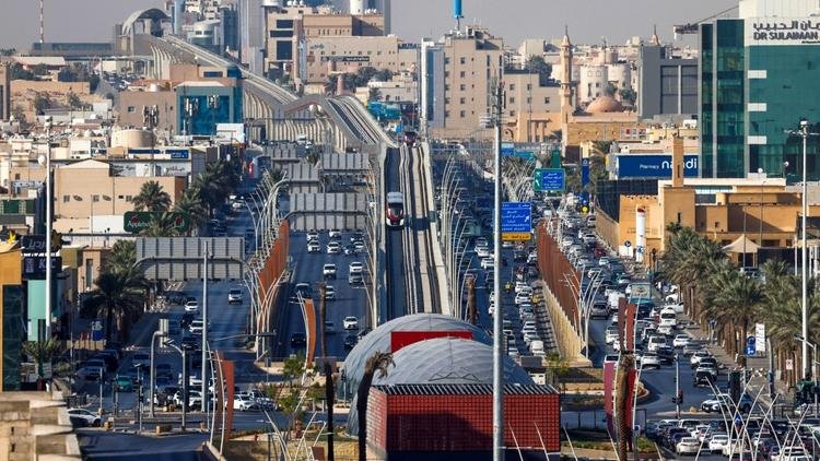 الاقتصاد السعودي يسجل أعلى وتيرة نمو فصلي خلال عامين بالربع الرابع 2024 بنسبة 4.5%