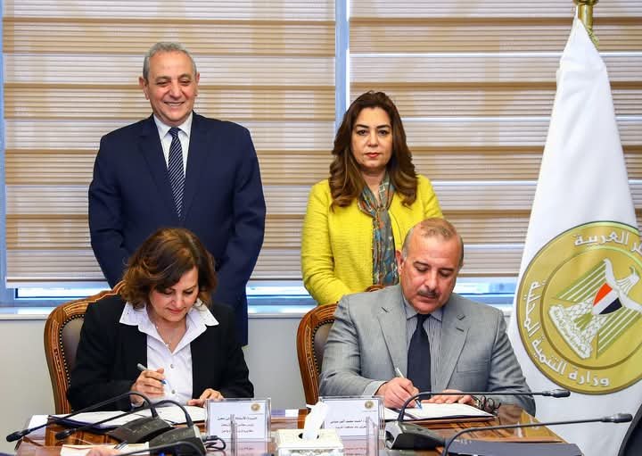 وزيرة التنمية المحلية ومحافظ الغربية يشهدان توقيع عقد تشغيل محطة طنطا لإنتاج 70 مليون بيضة سنويًا بالشراكة مع القطاع الخاص