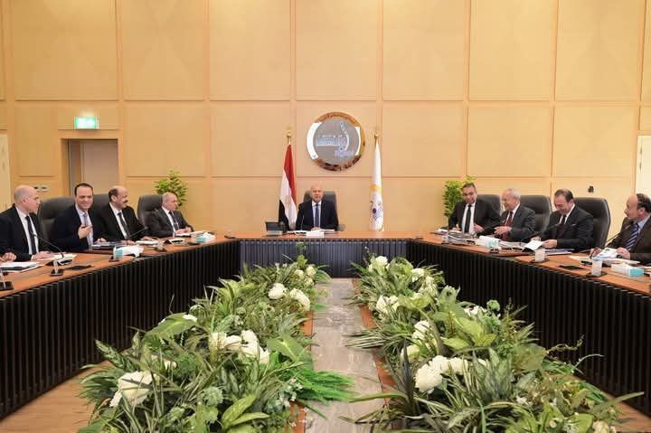 كامل الوزير يترأس الجمعية العمومية للشركة القابضة للنقل البحري والبري ويعلن خطة طموحة للتحديث