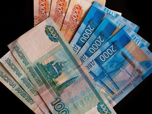 قفزة جديدة للروبل الروسي تدفعه للارتفاع 40% منذ بداية 2025