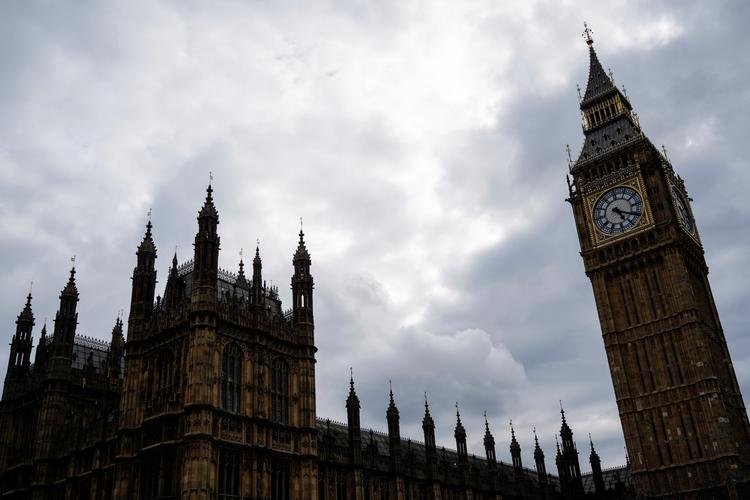 نمو اقتصاد بريطانيا بنسبة 0.5% في فبراير متجاوزًا التوقعات