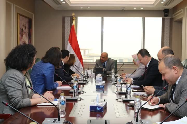وزير الكهرباء يبحث تعزيز التعاون مع مجموعة “EDF” الفرنسية في مشروعات الطاقة المتجددة
