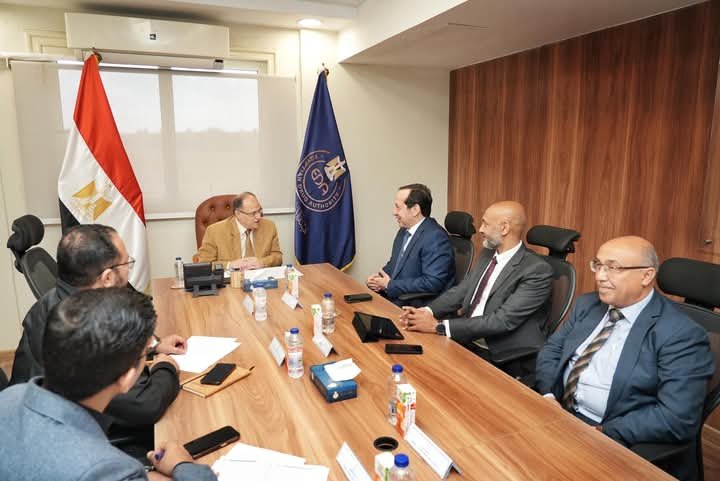 رئيس هيئة الدواء المصرية يبحث مع “أبوت العالمية” تسريع توطين المستحضرات الطبية بمصر
